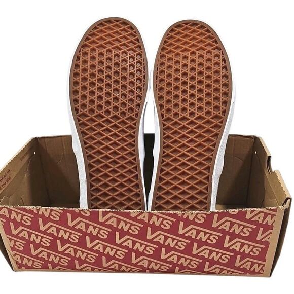 Vans ~Men\'s 9; Woman 10.5~ Classic Gray/True Wht Slip-On Coastal Sneakers NEW.